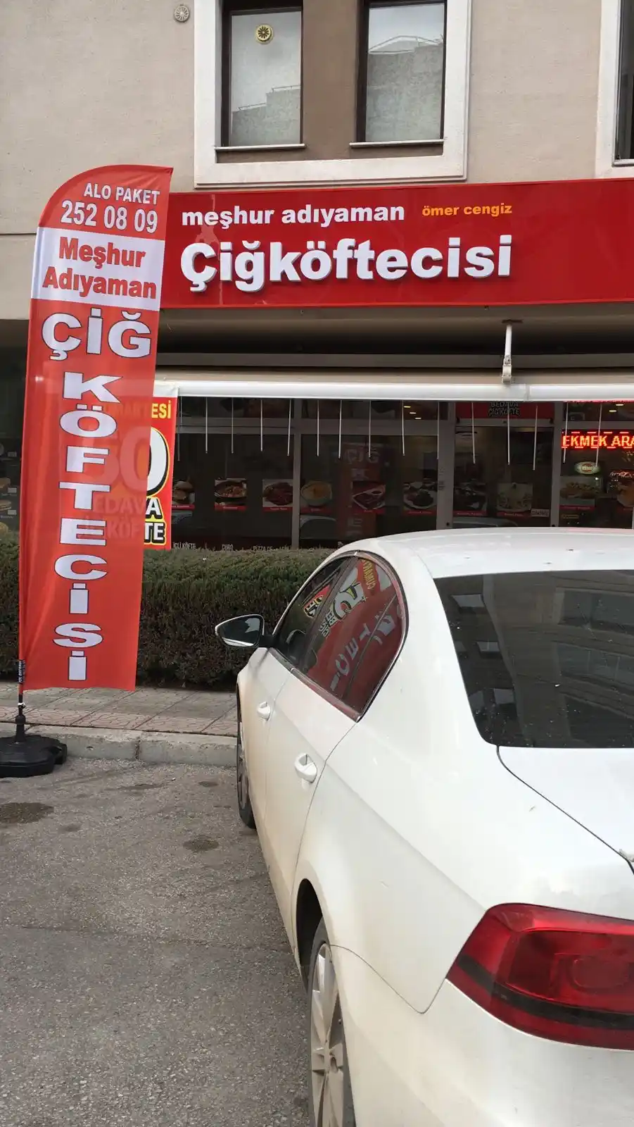 Çiğ Köfteci Yelken Bayrağı-18
