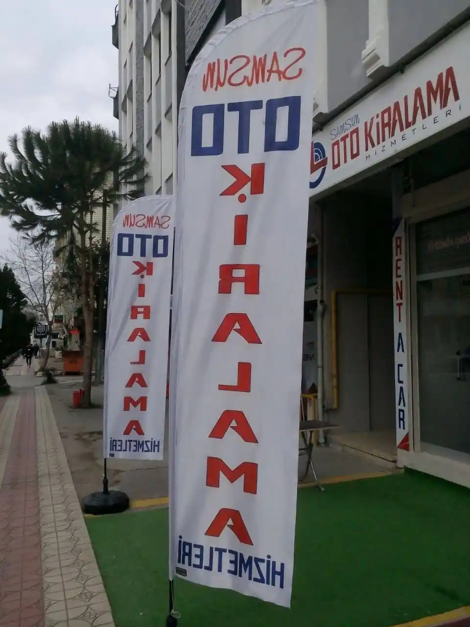 oto-kiralama-yelken-bayragi-5